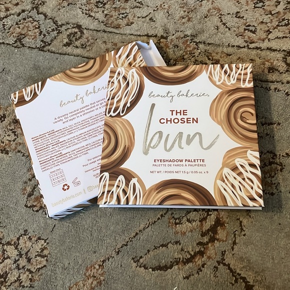 Beauty Bakerie Other - NIB Beauty Bakerie The Chosen Bun eyeshadow palette